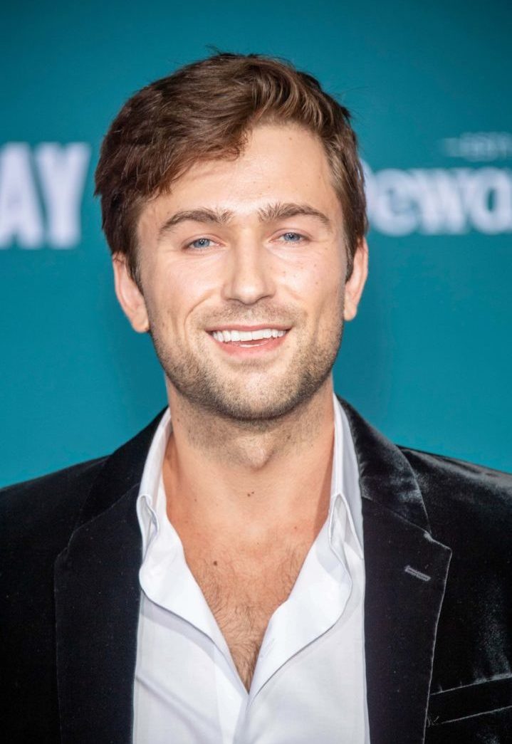 Brandon Sklenar Hairstyle