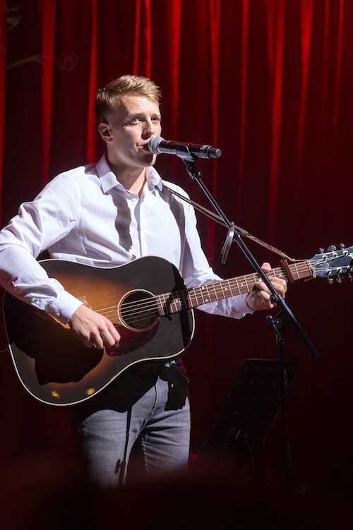 performer george simpson