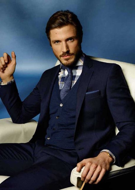 styling a shirt and tie